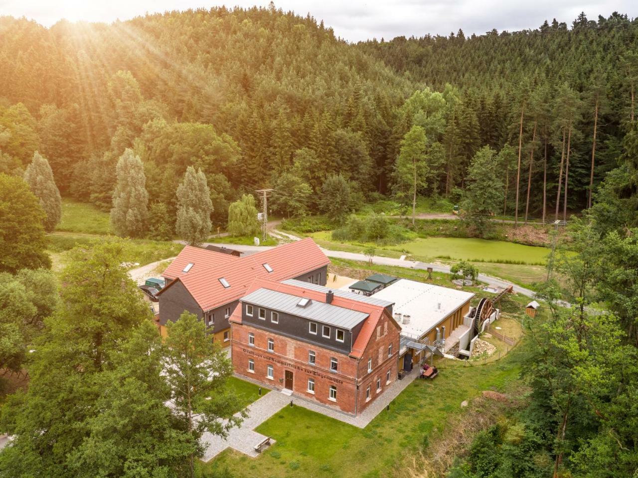 Brauereigasthof Ziegenmuehle Hotel Schleifreisen Exterior photo